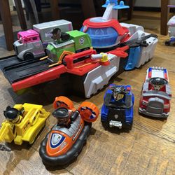 Paw patrol HQ toy with cars and pup figures