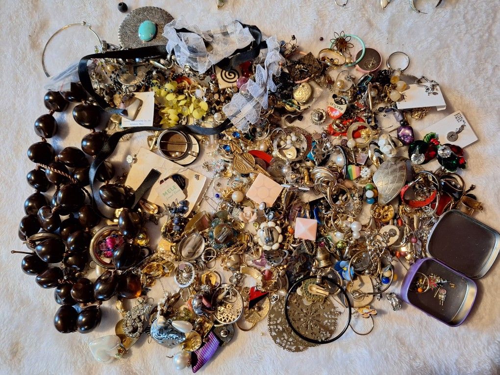 Jewelry And Bits & Pieces 