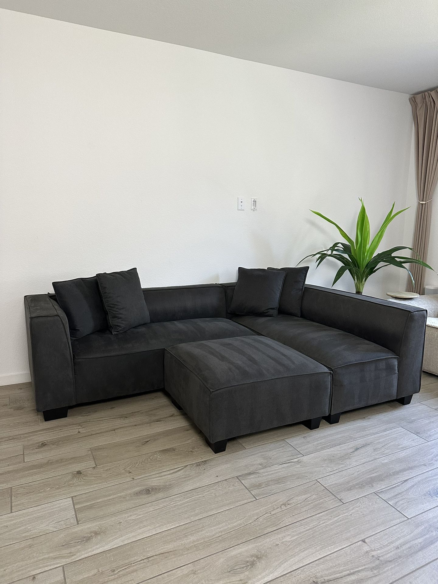 Modern Dark-Grey Sectional Sofa Couch With Ottoman