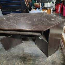 Corner Desk