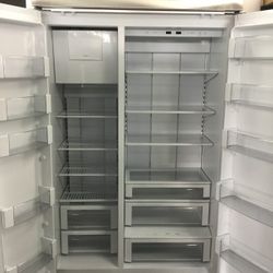 Cafe Side-by-Side Refrigerator in Stainless steel with WiFi Connect Technology and Climate Controlled Drawer