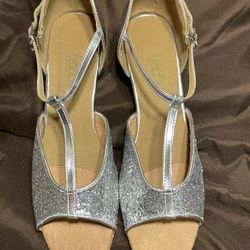 Very Fine Dance Shoes Women’s Size 9