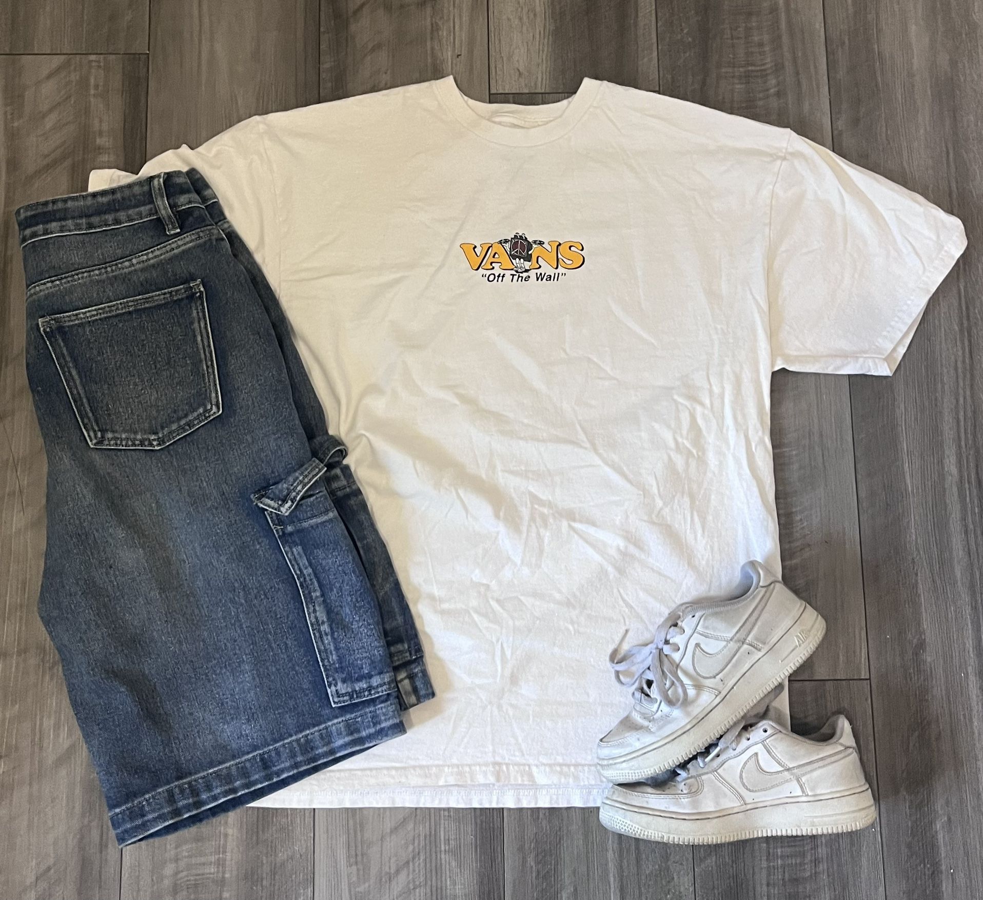Vans white classic fit t-shirt ★