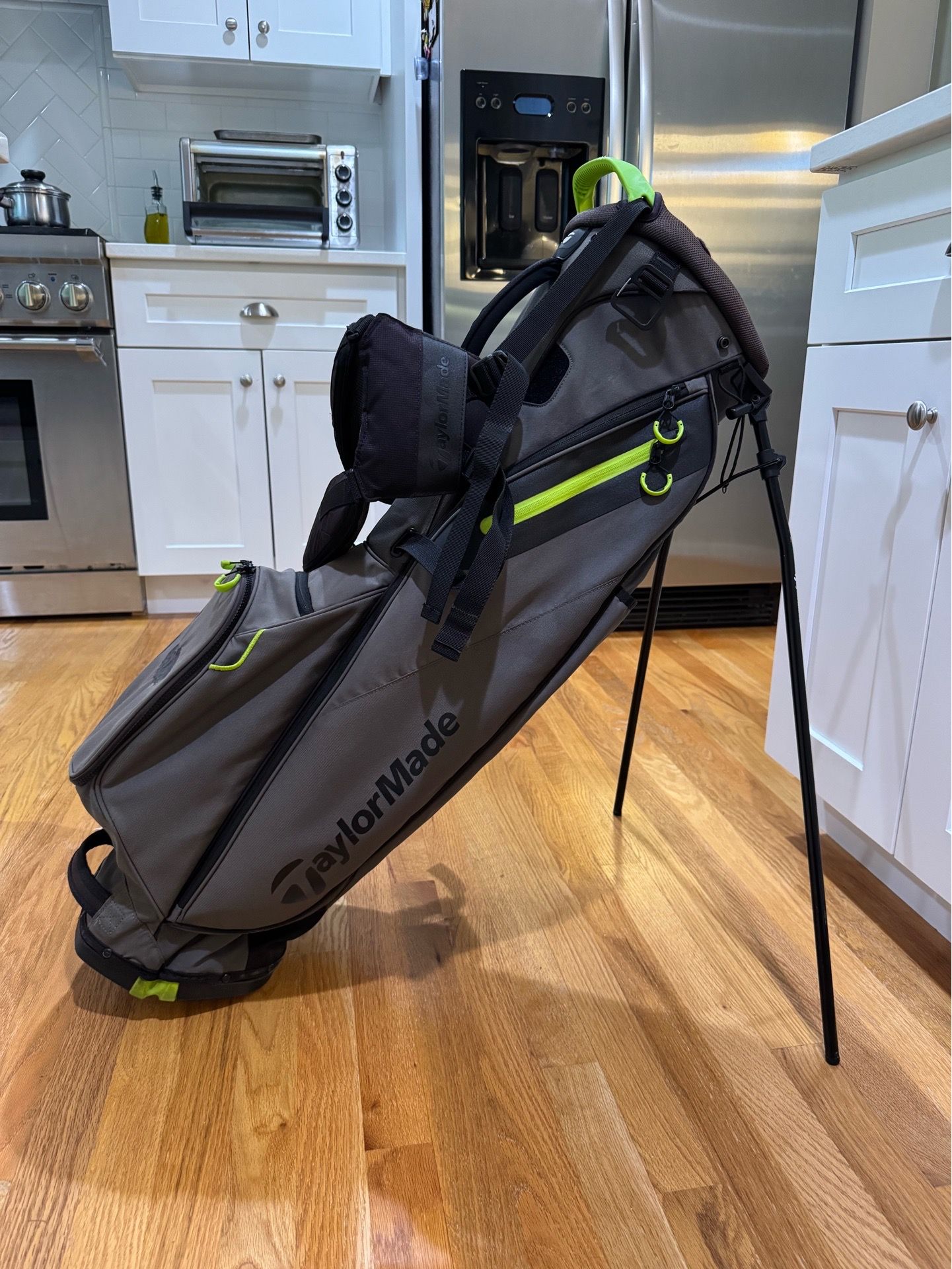 TaylorMade FlexTech Lite Golf Carry bag