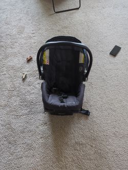 Gracco Snugride 30 Infant Rear Facing Car Seat