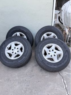 Tires 265/70R16 Toyota Tacoma