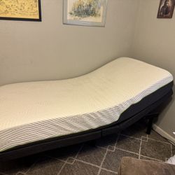 Twin XL Lucid L300 Adjustable bed frame And Matress