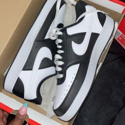 Size 8 Nike Men’s (9.5 Women’s) Brand New $100
