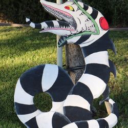 SANDWORM from BEETLEJUICE HALLOWEEN LAWN ART 