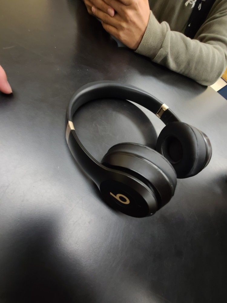 Beats Solo 4
