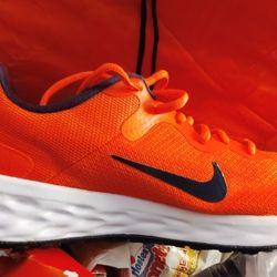  Nike Revolution 6 Tennis Shoe