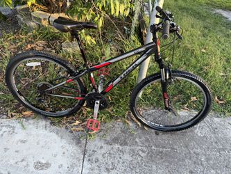 FOR SALE: TREK 820 BIKE – NEEDS TUNE UP – $100 FIRM