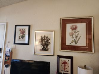 Set of floral artworks