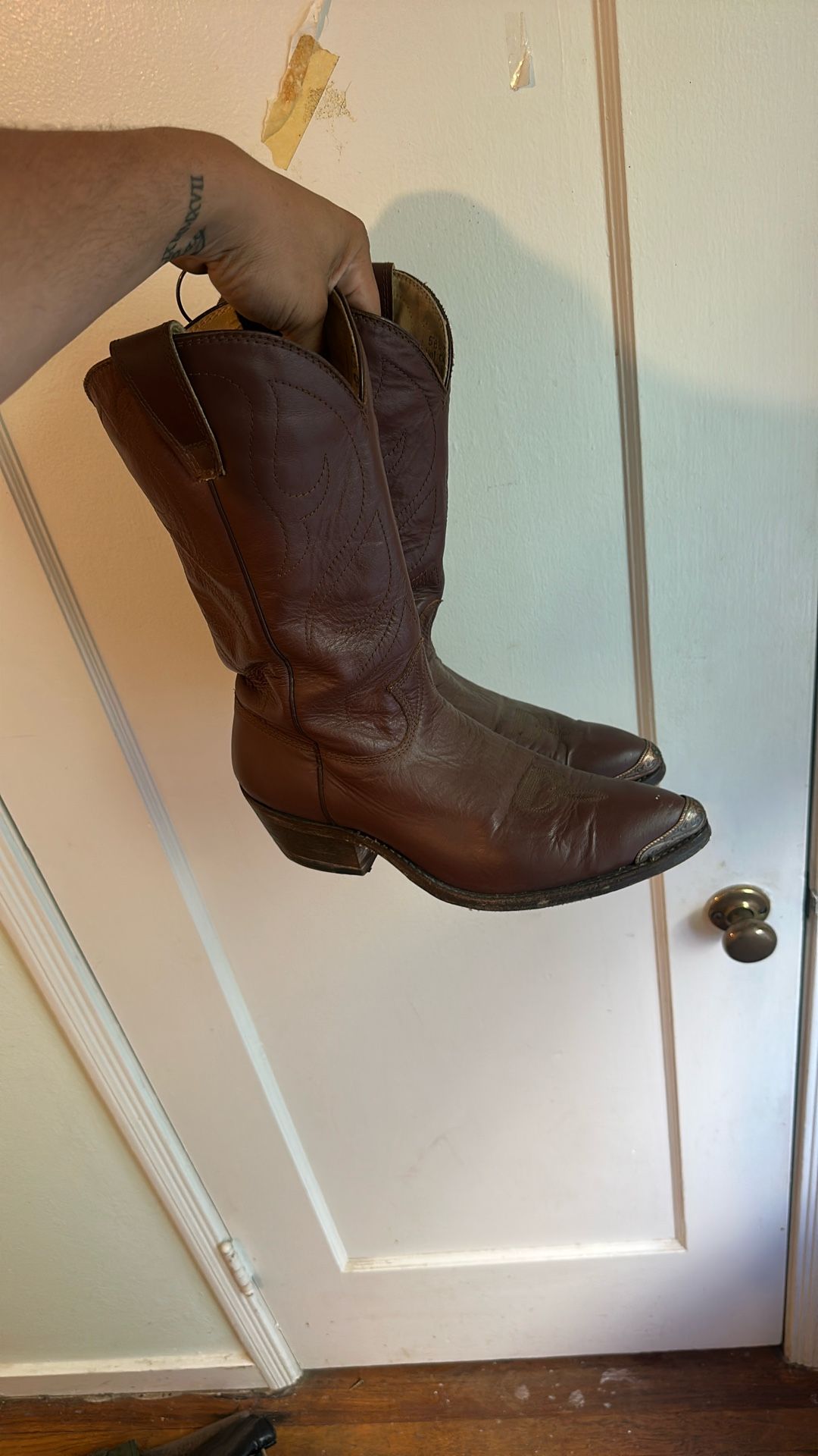 Vintage Stewart boot Co. Pair of boots. Size 9 E