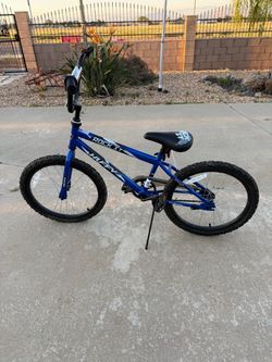 Boys Huffy Rock It Bike - like new
