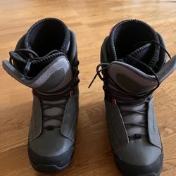 Ski Boots   Size 9