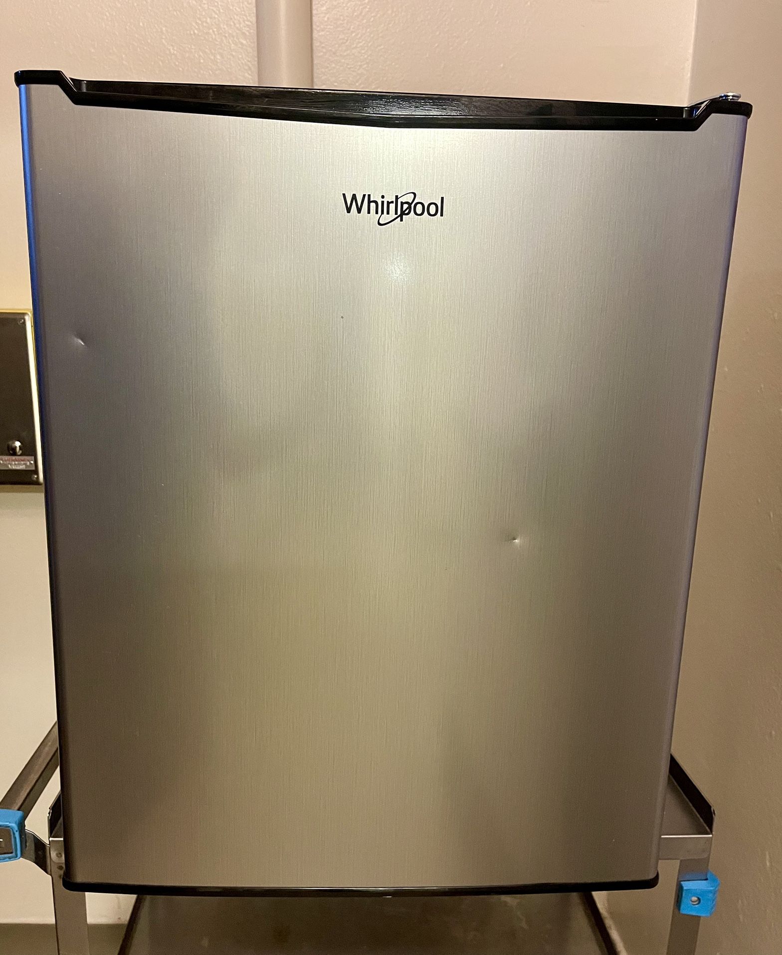 Whirlpool 2.7 cu ft Mini Refrigerator (Model WH27S1E)