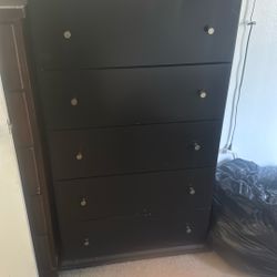 5 Drawer Tall Dresser