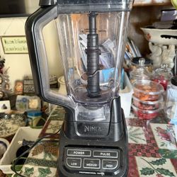 NINJA Blender In Excellent Condition 