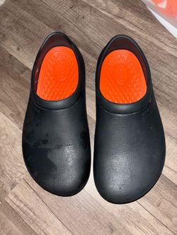 Crocs non slip women’s shoes