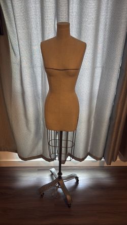 Mannequin Dress Form