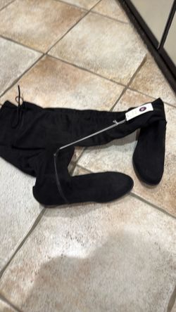 Women’s boots, size 11