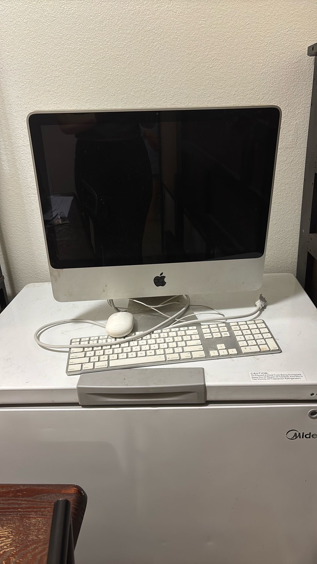 Large Apple Computer With Keyboard Mouse