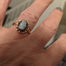 ANTIQUE SOLID GOLD BLACK CAMEO 6 1/2