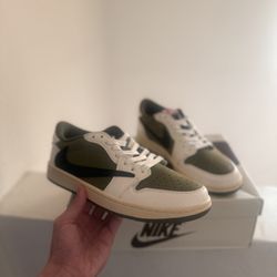 Travis Scott Jordan Low 