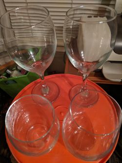 Set of 4 Wine Glasses