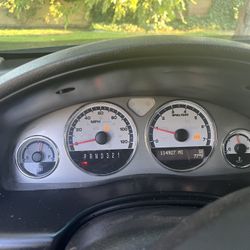 2006 Saturn Relay  Silver Minivan 