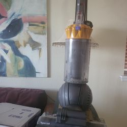 Dyson Ball Upright Vacuum 