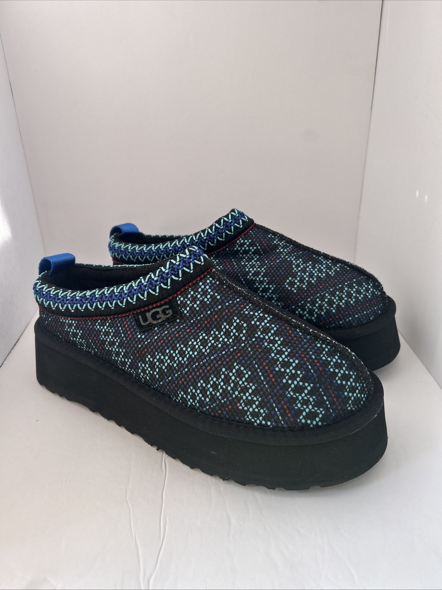 UGG platforms Size 9 New