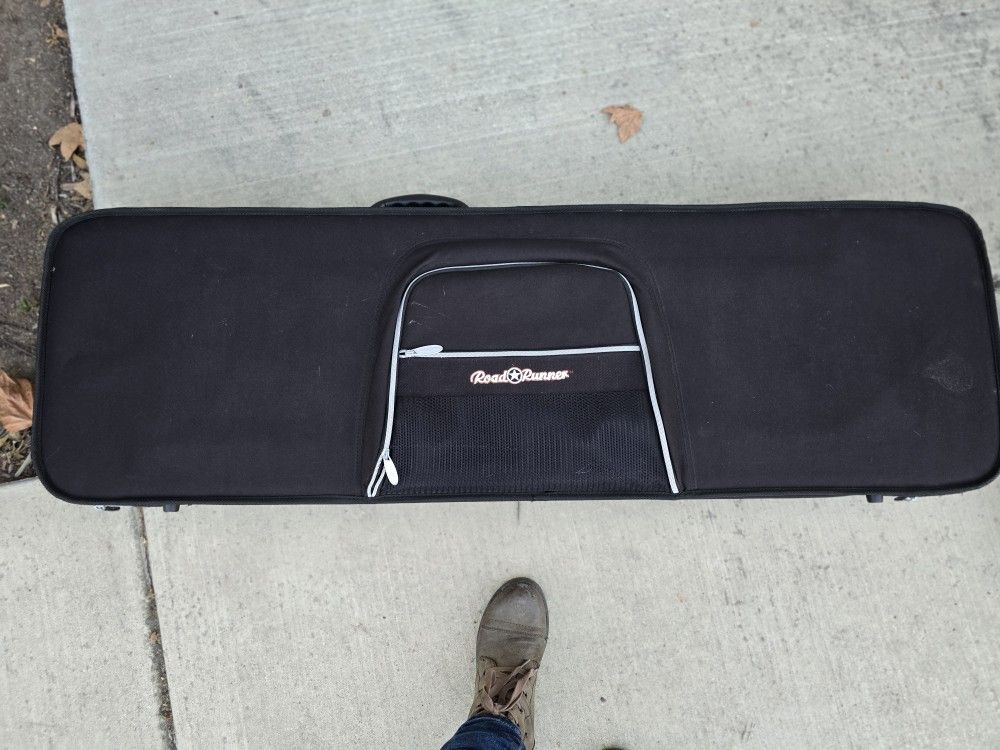 ROAD RUNNER GUITAR CASE