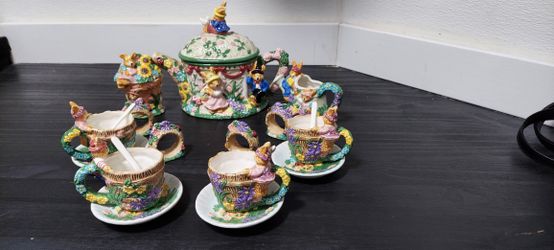 Mercuries Bunny Rabbit Children's Tea Set 1996
