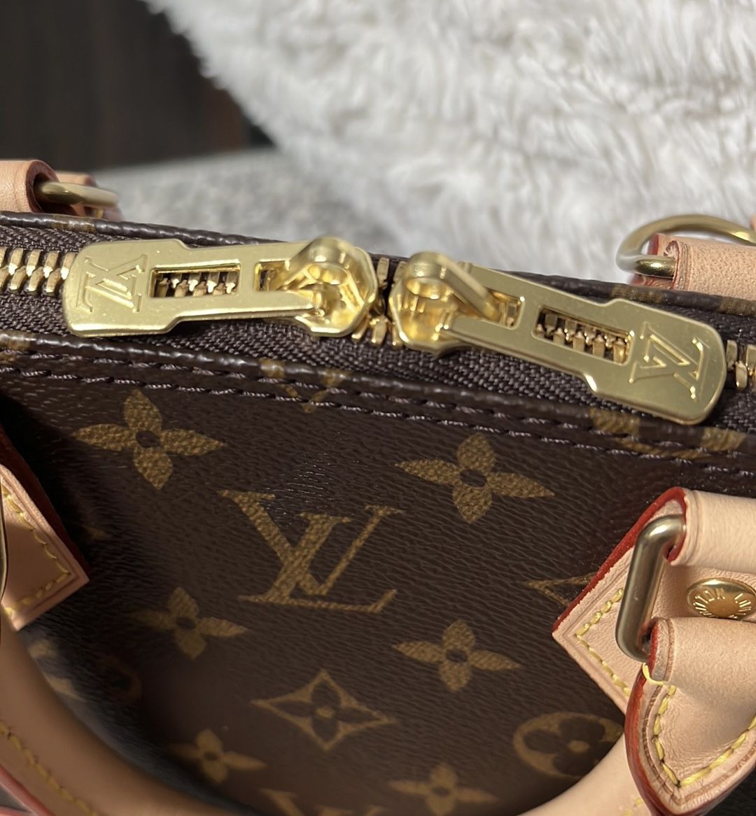 Adorable Authentic Louis Vuitton Alma BB-NO STRAP! Comes With Lock And  Key!! for Sale in Prosper, TX - OfferUp