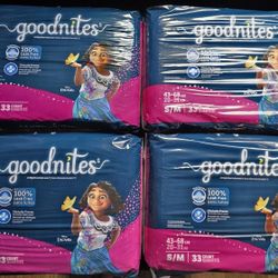 Goodnites Girls' Bedwetting Underwear, Size S/M (43-68 lbs), 66 Ct
