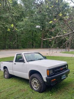 1993 Chevy S10 Tahoe 4x4 – Shortbed Single Cab
