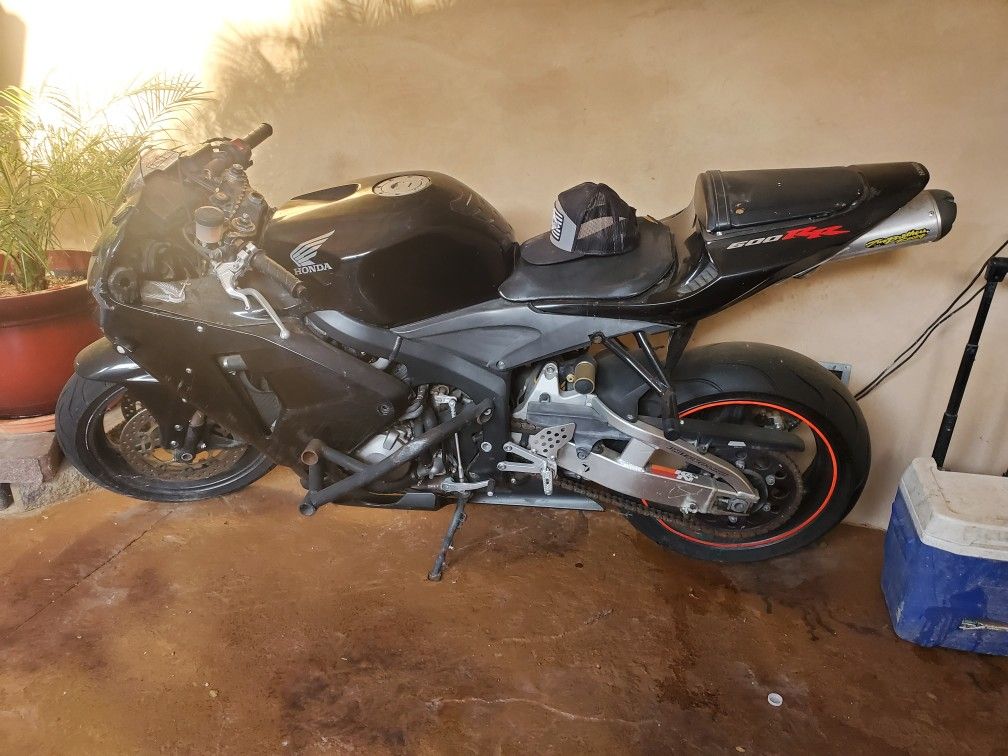 cbr 600 stunt bike