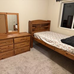 Twin Bedroom 