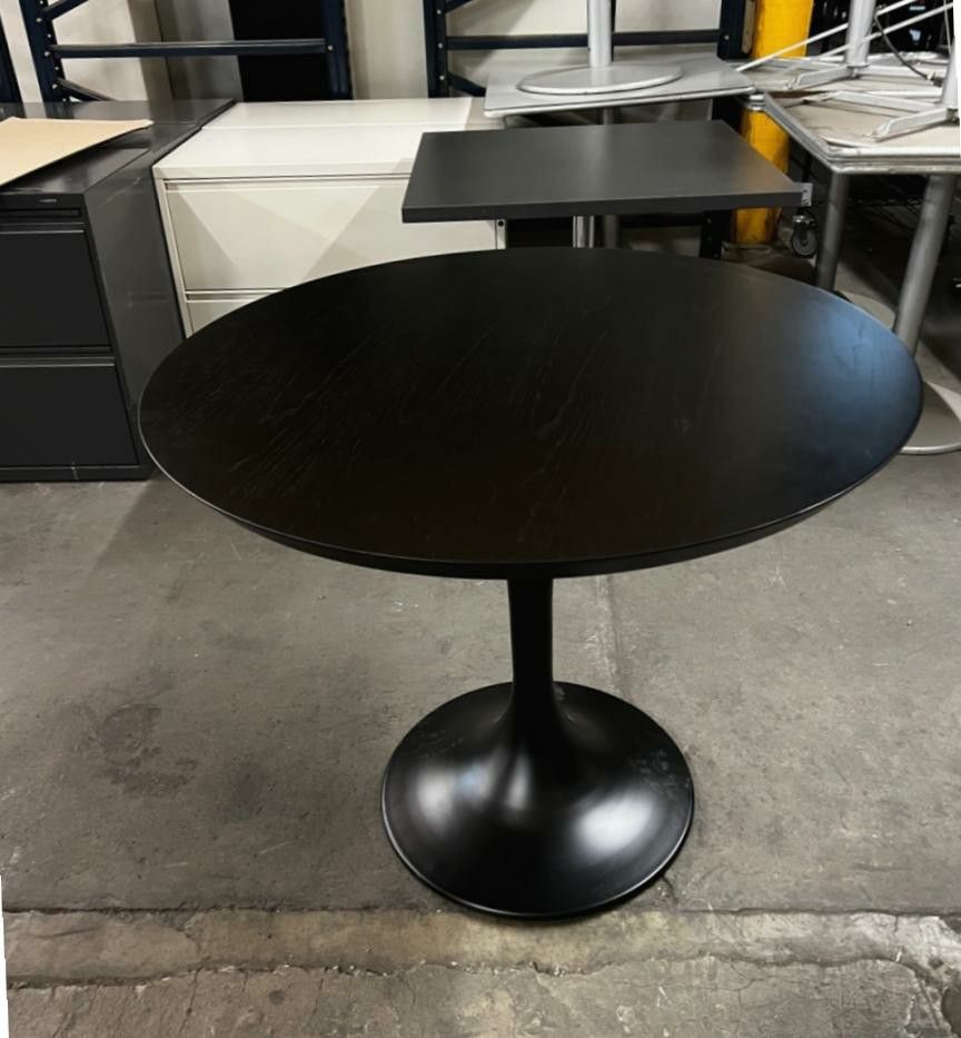 TULIP BASE ROUND BLACK TABLES (new in the box) -can deliver-