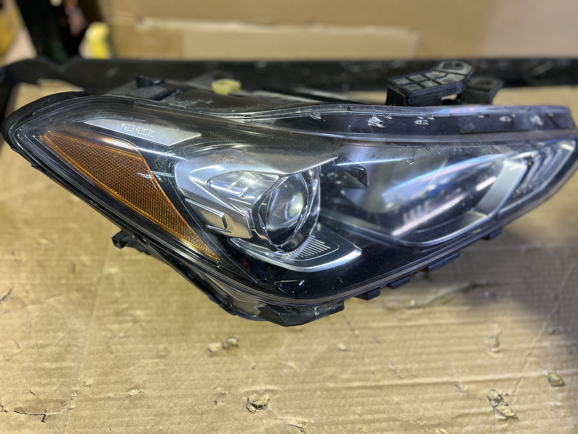 2019 2020 2021 GENESIS G70 FRONT RIGHT PASSENGER SIDE HEADLIGHT LIGHT
