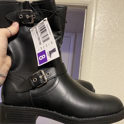 Woman’s Boots 