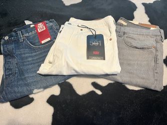 New /Never Worn Levi’s