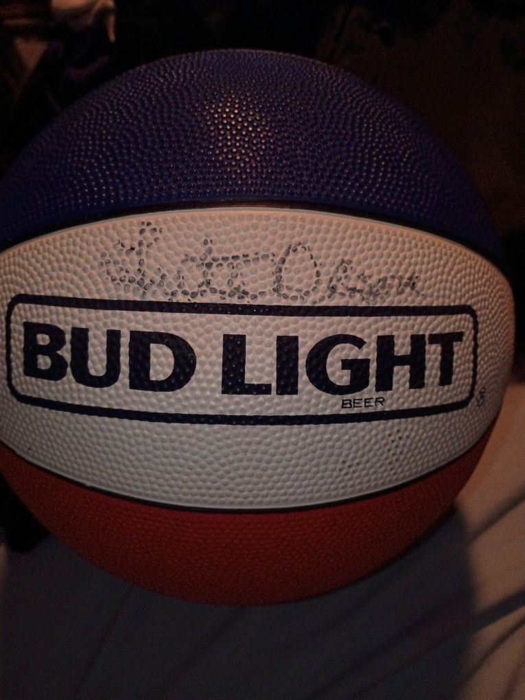 UofA Signed Basketball 1(contact info removed)