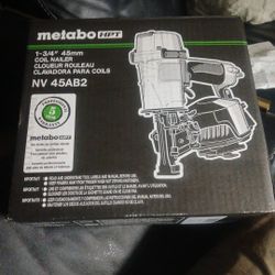 Metabo HPT Roofing Nail Gun