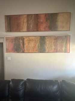 Livingroom Rug, Decor, And Curtains