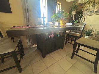 Moving sale