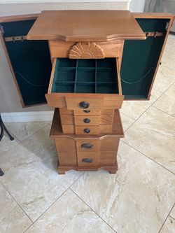 Vintage jewelry box