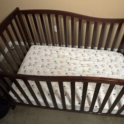 Crib And Changing Table 